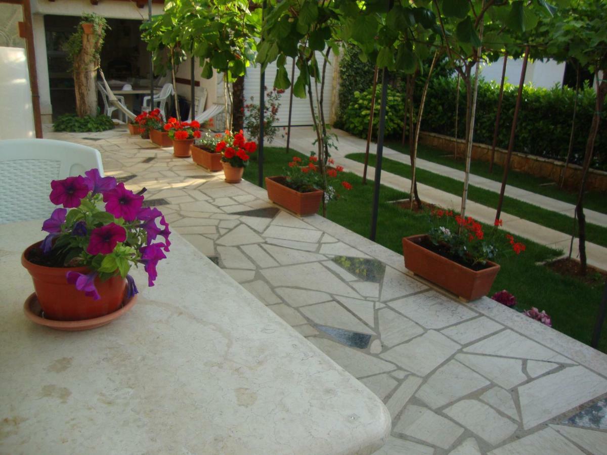 Apartment Mirta Pula Luaran gambar